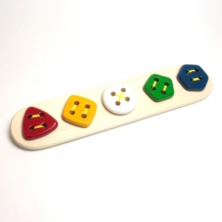 Развивающая игрушка-шнуровка "Пуговицы" - 5 в ряд, геометрические фигуры RNToys