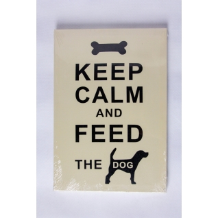Табличка "Keep calm and feed the dog" на деревянной основе
