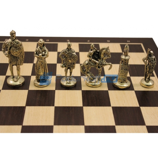 Шахматы с тематическими фигурами 