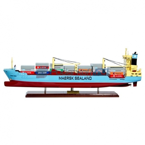 Модель грузового судна 