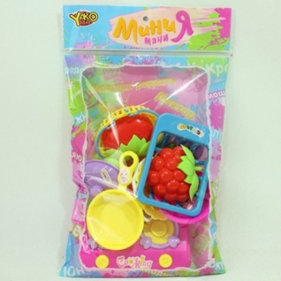 Набор посуды с продуктами "Мини МаниЯ" Yako Toys